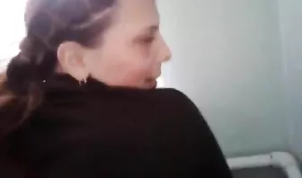 Сельский житель ебет продавщицу в свободную от работы минутку