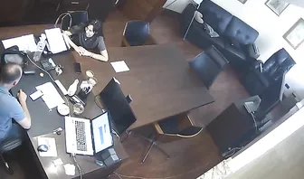 Порно видео минет в офисе скрытая камера